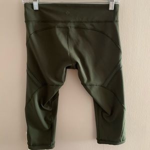 Lululemon cool to street crop